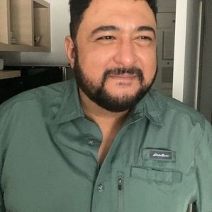 Meet your Posher, Moises